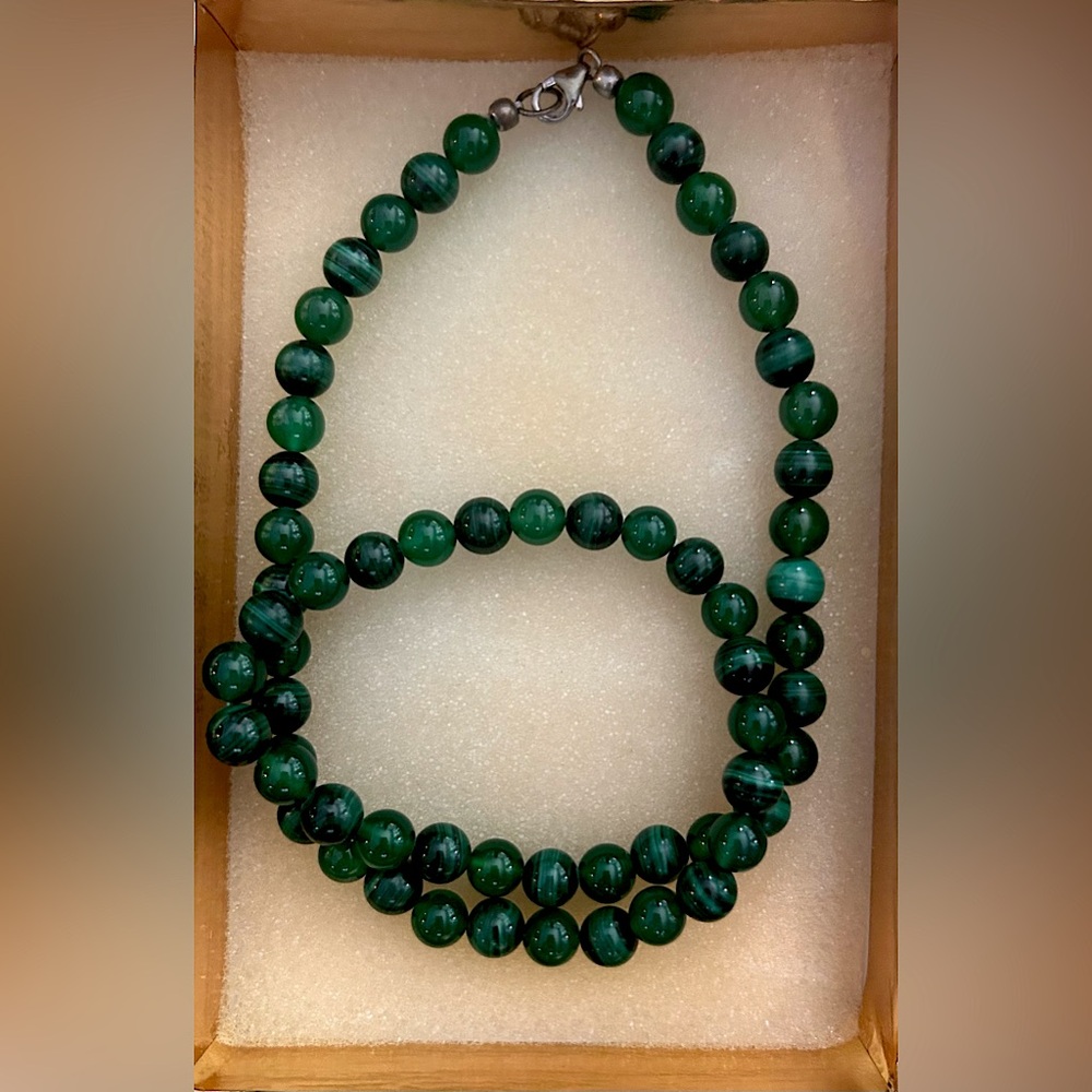 Green beaded necklace